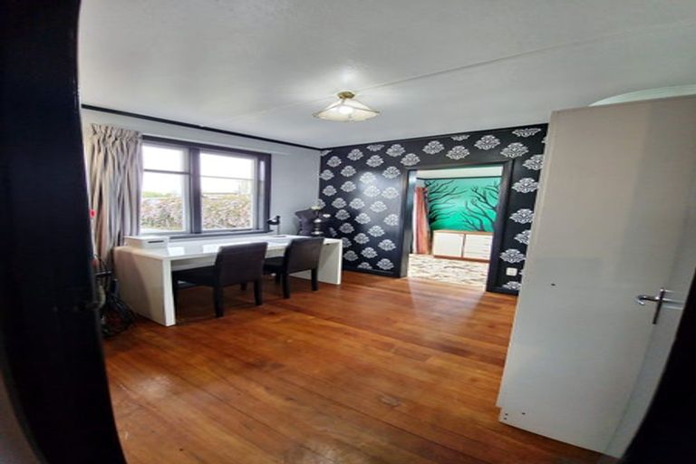 Photo of property in 11 Terrace Street, Marton, 4710