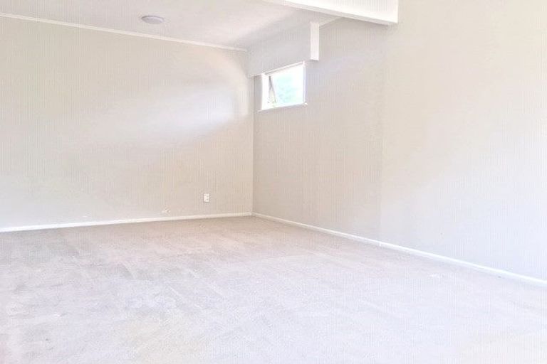 Photo of property in 4 Gill Avenue, Te Atatu Peninsula, Auckland, 0610