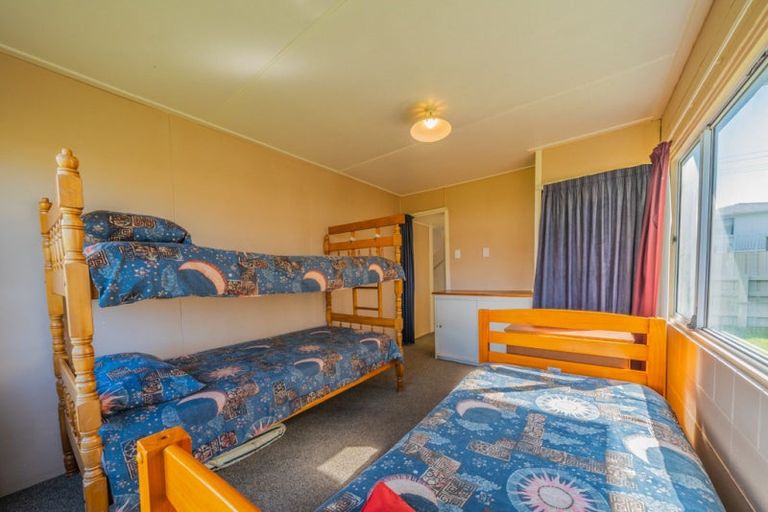 Photo of property in 121 Eighth Avenue, Urenui, 4377