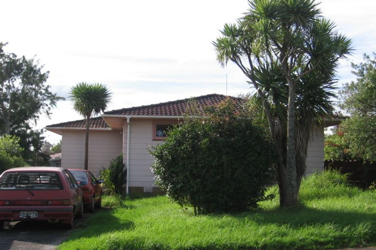 Photo of property in 24 Taioma Crescent, Te Atatu Peninsula, Auckland, 0610