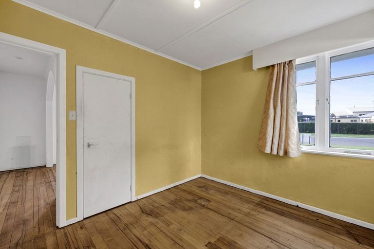 Photo of property in 2 Denby Road, Hawera, 4610