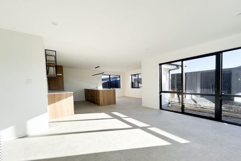 Photo of property in 6 Earl Way, Amberley, 7410