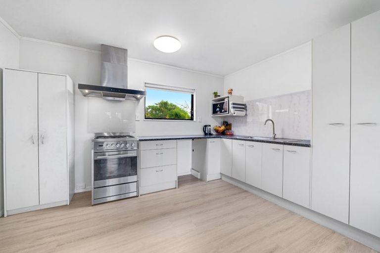 Photo of property in 15a Gossamer Drive, Pakuranga Heights, Auckland, 2010