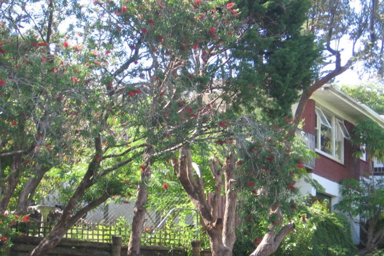 Photo of property in 1/27 Sandown Road, Rothesay Bay, Auckland, 0630