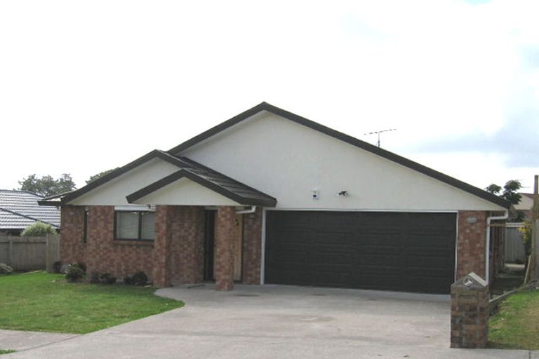 Photo of property in 8 Arlose Place, Westgate, Auckland, 0614