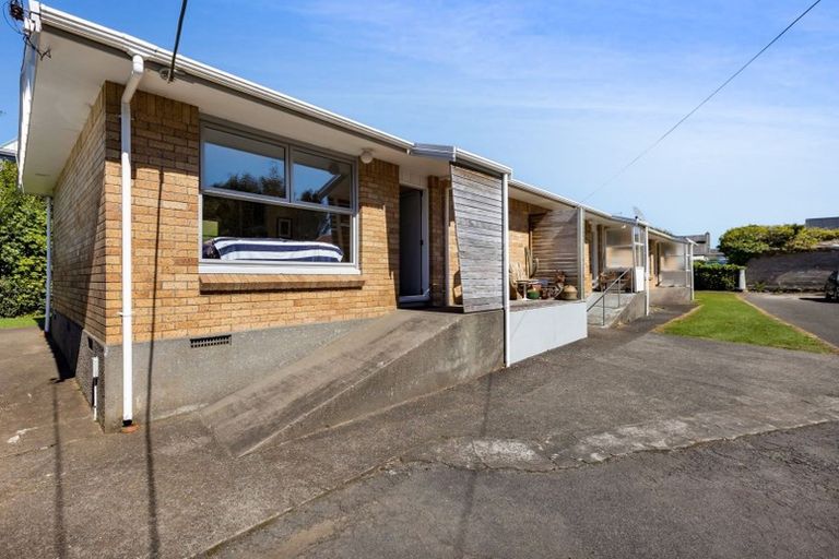 Photo of property in 444a Devon Street East, Strandon, New Plymouth, 4312