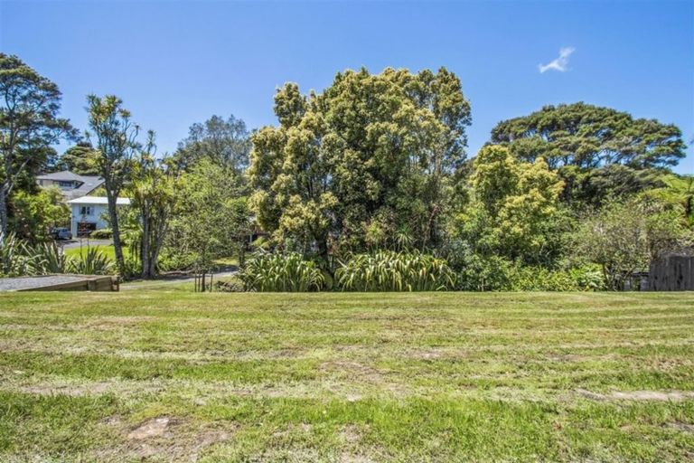 Photo of property in 82b Atkinson Road, Titirangi, Auckland, 0604
