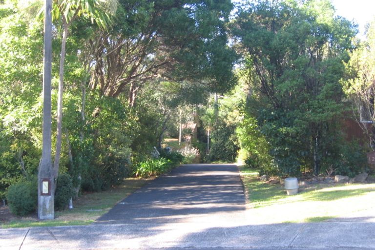 Photo of property in 10 Raymond Terrace, Northcote, Auckland, 0627