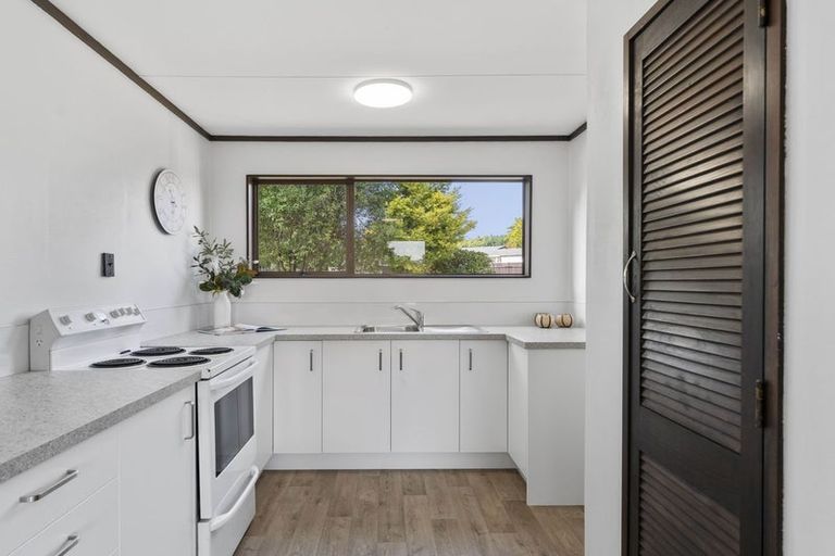 Photo of property in 4 Avon Close, Richmond Heights, Taupo, 3330