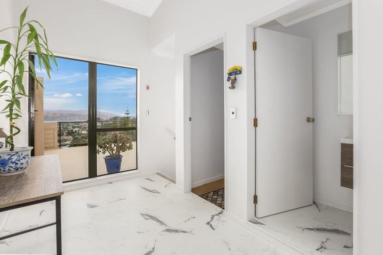 Photo of property in 29b Newport Terrace, Seatoun, Wellington, 6022