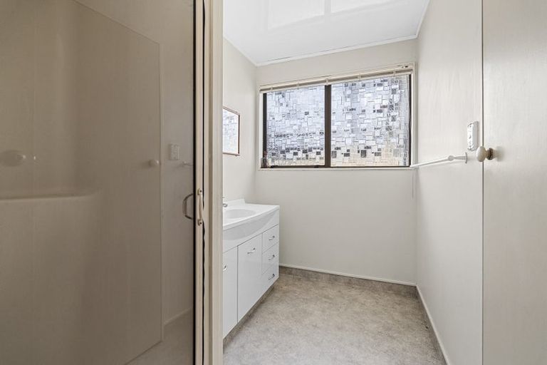 Photo of property in 17 Thames Street, Welbourn, New Plymouth, 4310