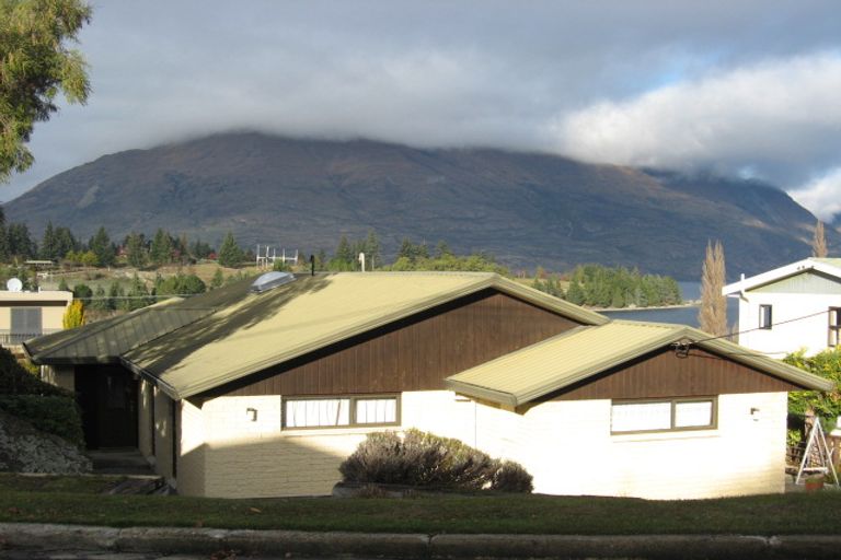 Photo of property in 14 Veint Crescent, Queenstown, 9300