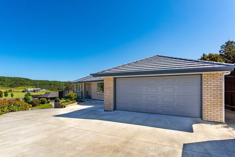 Photo of property in 2 Pukeko Place, Picton, 7220