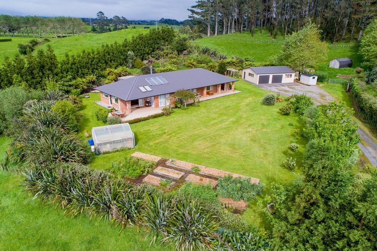 Photo of property in 1096 Egmont Road, Egmont Village, New Plymouth, 4372