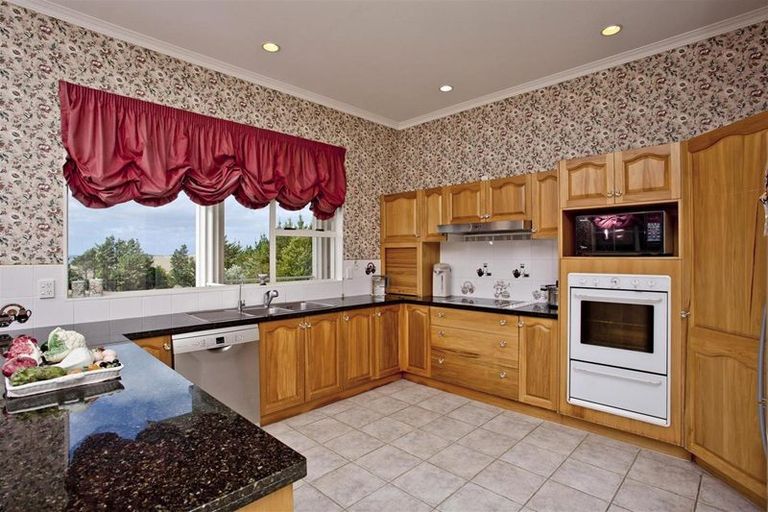 Photo of property in 64 Okura River Road, Okura, Albany, 0792