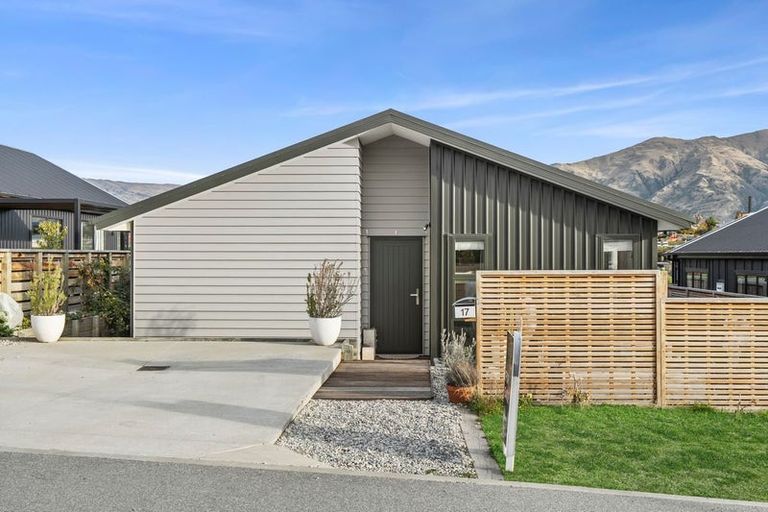 Photo of property in 17 Tuke Lane, Wanaka, 9305