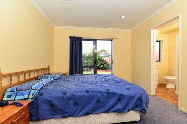 Photo of property in 14 Diomede Glade, Flagstaff, Hamilton, 3210