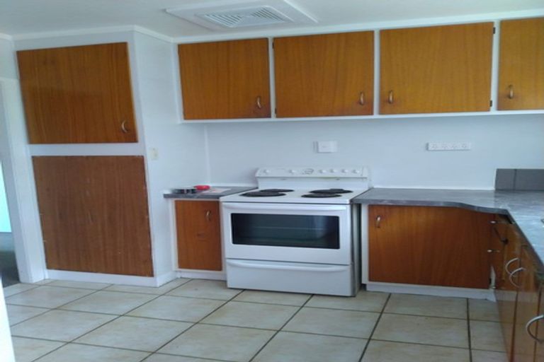 Photo of property in 2/50 Te Kanawa Crescent, Henderson, Auckland, 0610