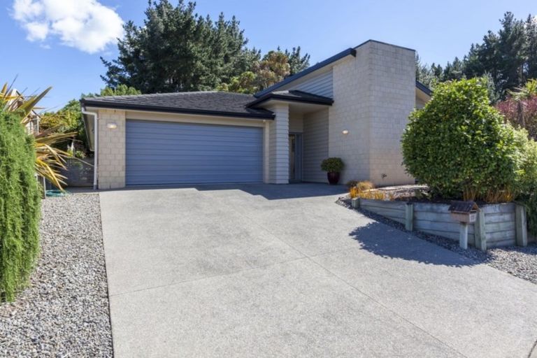Photo of property in 21 Cascade Way, Paraparaumu, 5032
