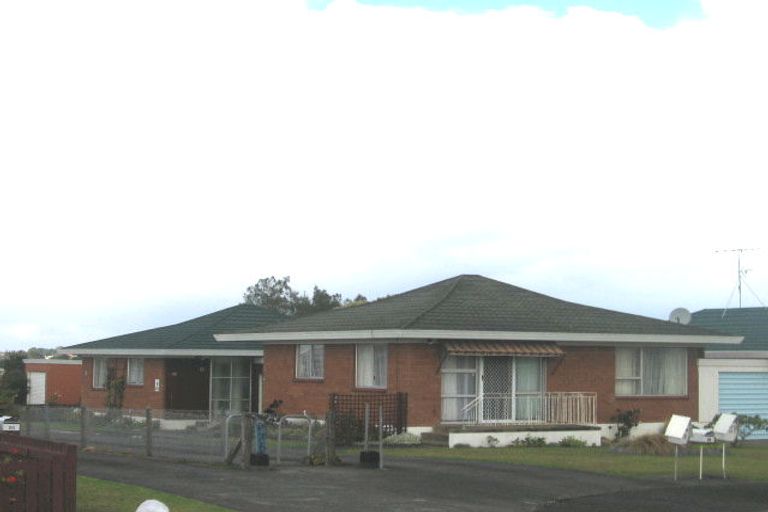 Photo of property in 26 Faith Bullock Place, New Lynn, Auckland, 0600