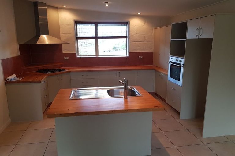 Photo of property in 70 Queens Avenue, Waikuku Beach, 7402