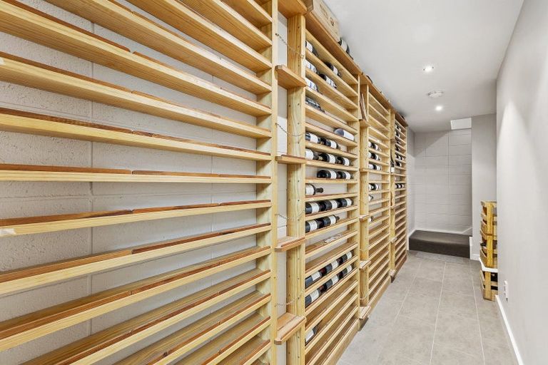 Photo of property in 25 Brougham Street, Mount Victoria, Wellington, 6011