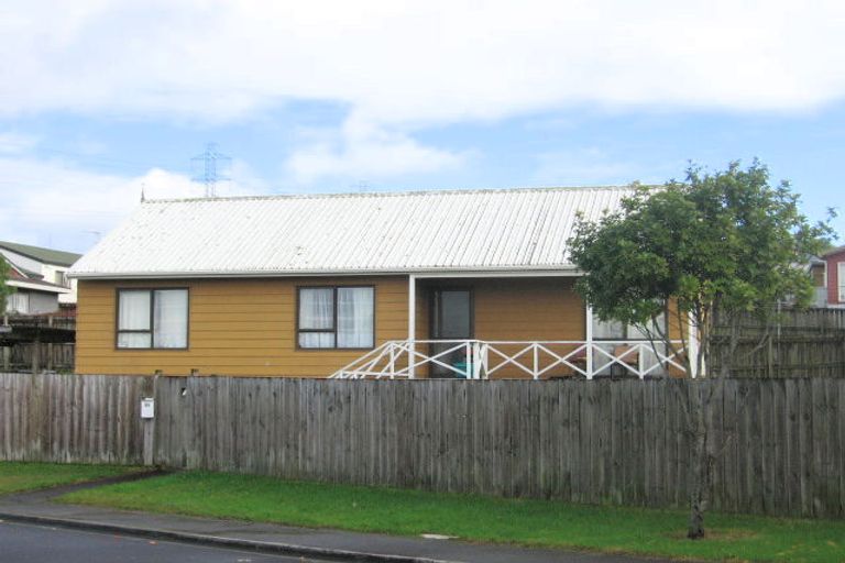 Photo of property in 13 Faram Place, Massey, Auckland, 0614
