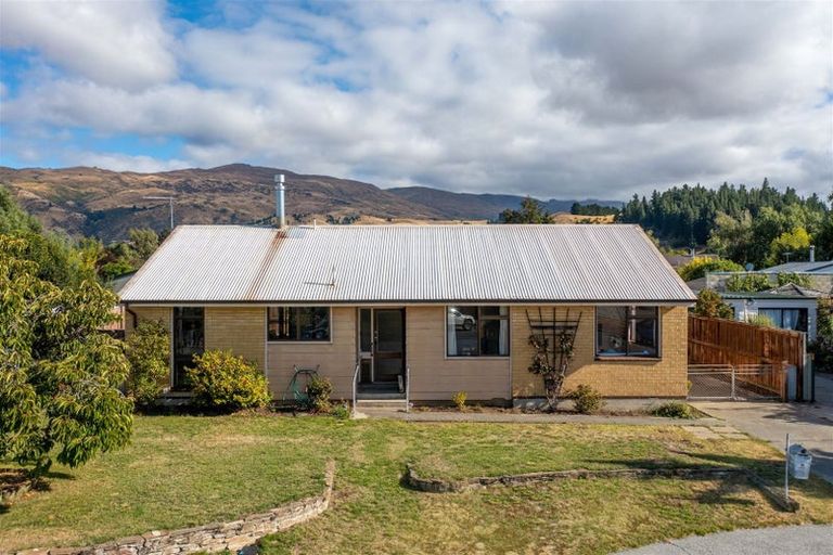 Photo of property in 8 Hassing Place, Cromwell, 9310