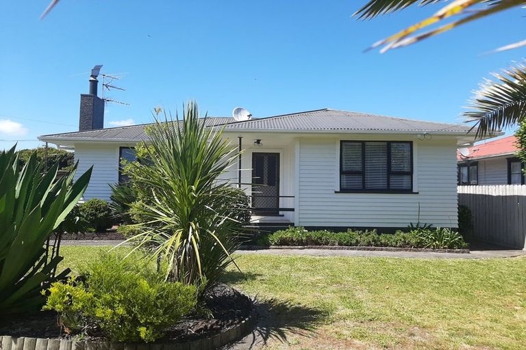 Photo of property in 1 Alan Avenue, Henderson, Auckland, 0610