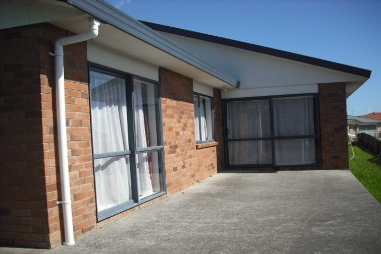Photo of property in 76 Pitt Avenue, Clendon Park, Auckland, 2103