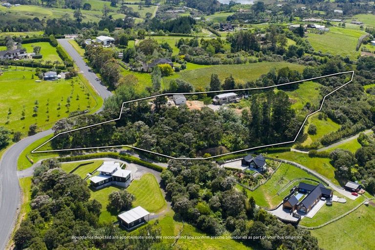 Photo of property in 23 James Paige Lane, Riverhead, Albany, 0793