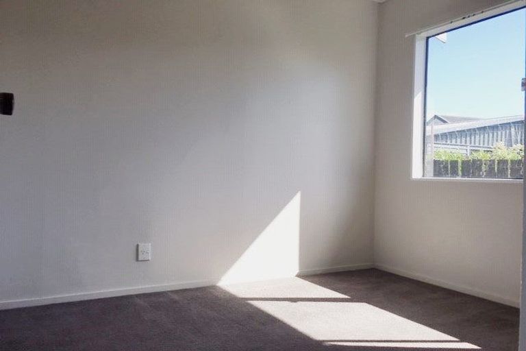 Photo of property in 1/7 Elvira Place, Ranui, Auckland, 0612