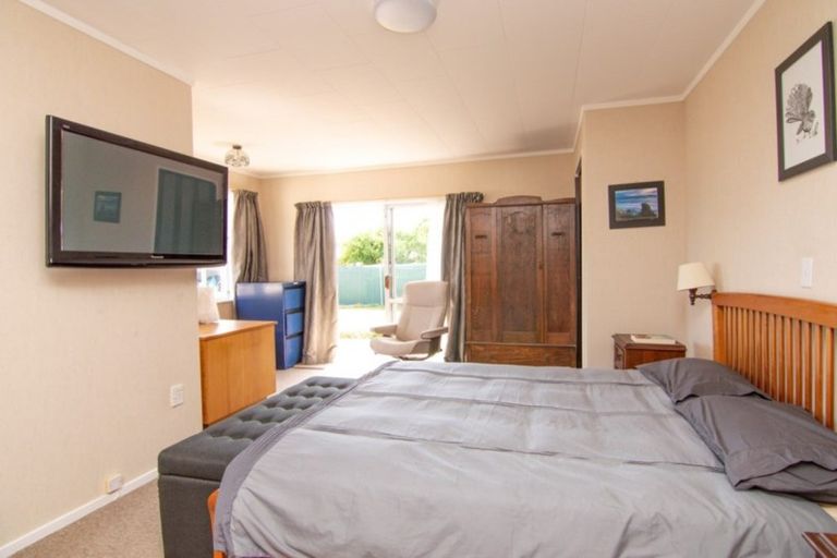 Photo of property in 116 Ruamahanga Crescent, Terrace End, Palmerston North, 4410