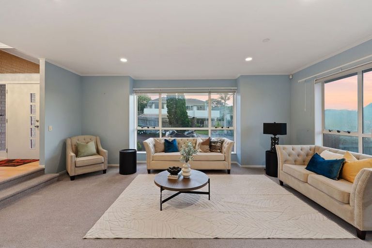 Photo of property in 33 Wiltshire Place, Somerville, Auckland, 2014