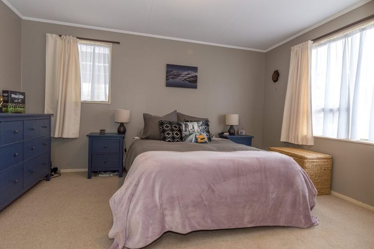 Photo of property in 18 Stillwater Place, Westbrook, Palmerston North, 4412