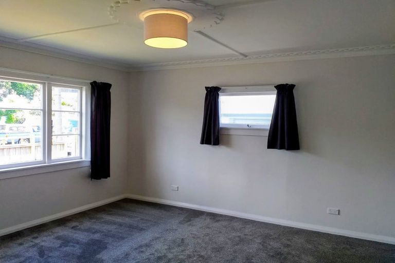Photo of property in 16 Gaine Street, New Plymouth, 4310