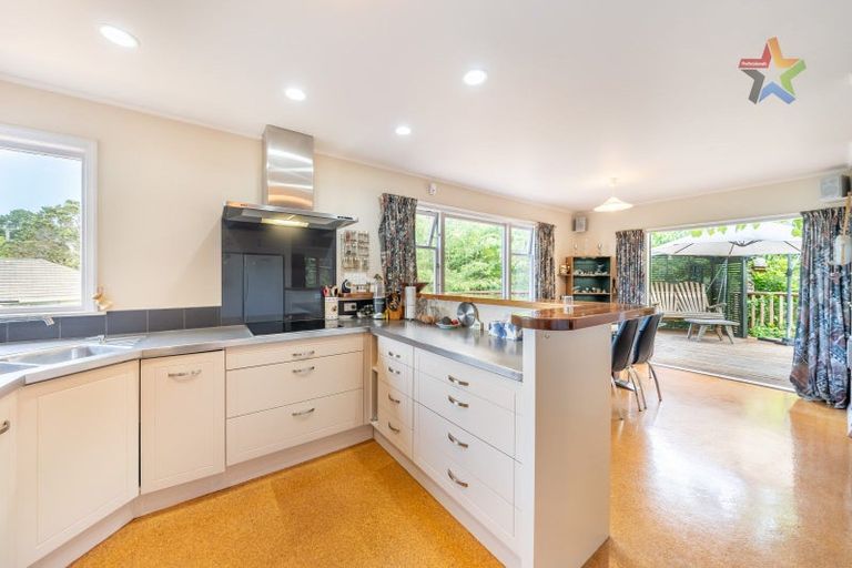 Photo of property in 168 Miromiro Road, Normandale, Lower Hutt, 5010