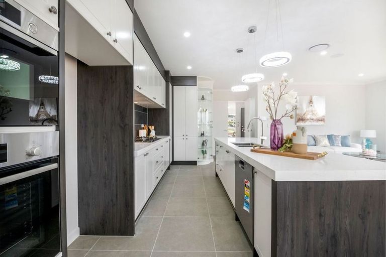 Photo of property in 50 Tir Conaill Avenue, Flat Bush, Auckland, 2019