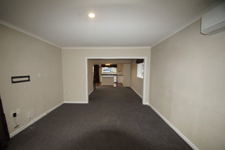 Photo of property in 39 Middlepark Road, Sockburn, Christchurch, 8042