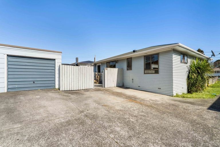 Photo of property in 15 Ranum Road, Papatoetoe, Auckland, 2025