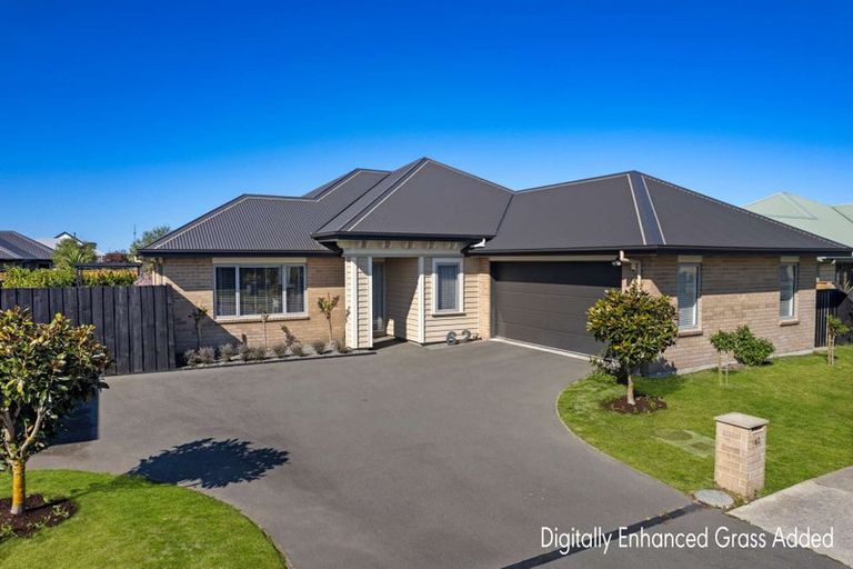 Photo of property in 62 Aroha Street, Pegasus, 7612