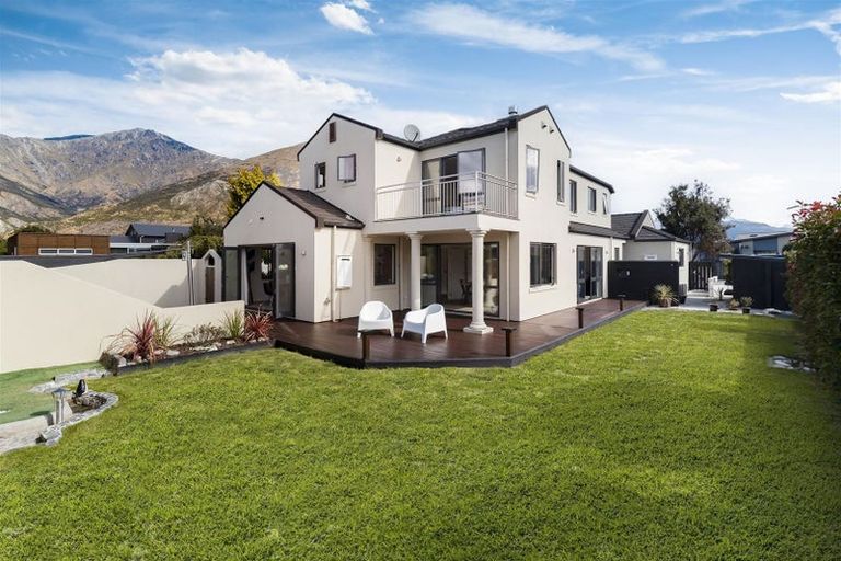 Photo of property in 1 Coburn Place, Lake Hayes, Queenstown, 9304