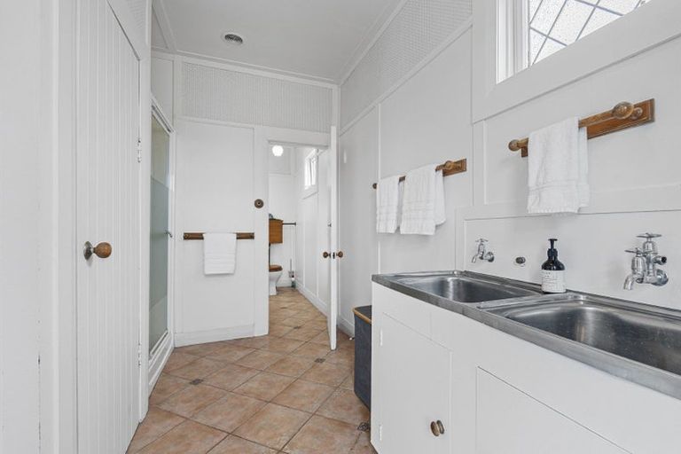 Photo of property in 50 Bayly Road, Blagdon, New Plymouth, 4310