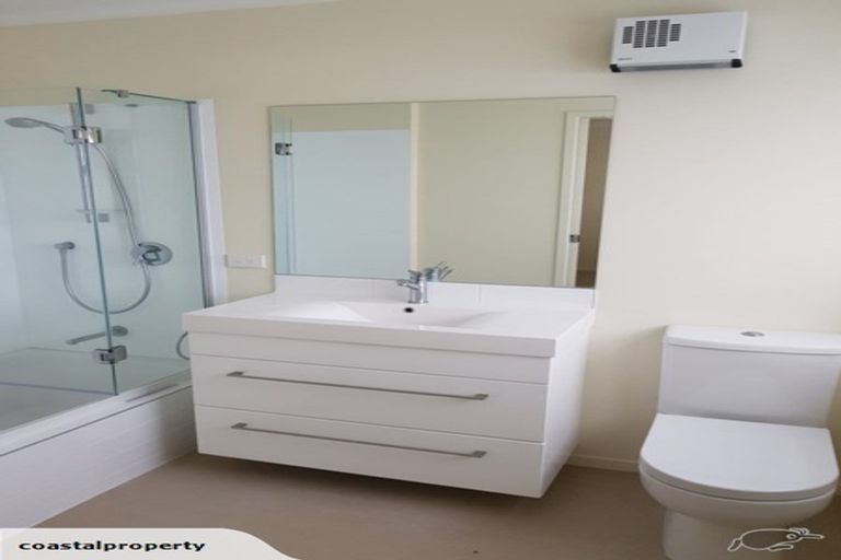 Photo of property in 19 Annalise Place, Orewa, 0931