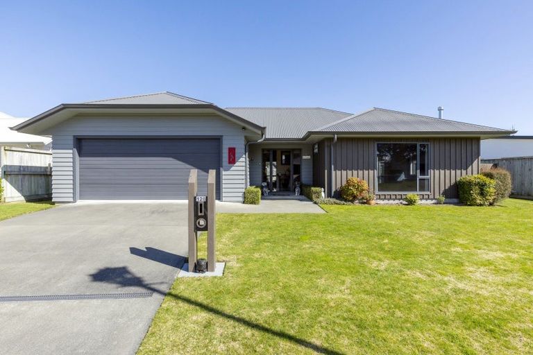 Photo of property in 128 Victory Drive, Wharewaka, Taupo, 3330