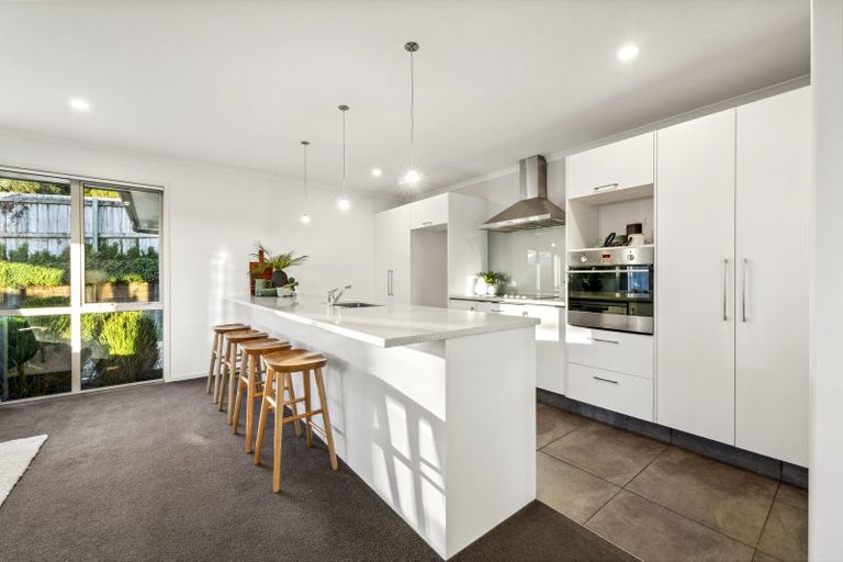 Photo of property in 31 Rochfort Crescent, Pyes Pa, Tauranga, 3112