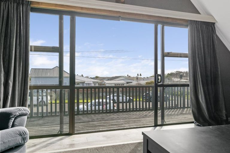 Photo of property in 16 Douglas Street, Hawera, 4610