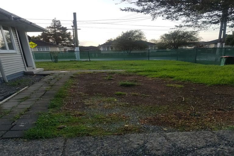 Photo of property in 1 Salas Place, Papakura, 2110