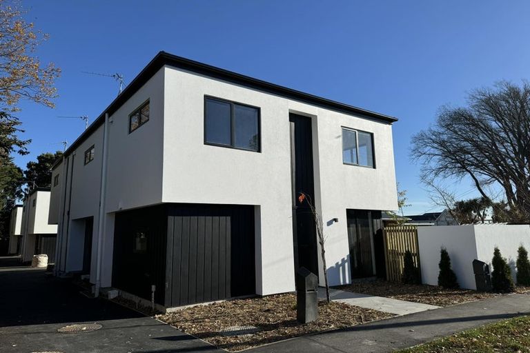 Photo of property in 2/41 Horseshoe Lake Road, Shirley, Christchurch, 8061