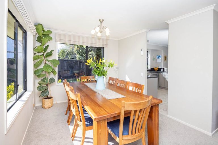 Photo of property in 31 Nielsen Gardens, Rototuna, Hamilton, 3210